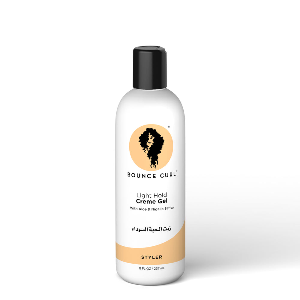 mycarlsgr.com-Bounce Curl Light Hold Creme Gel 355ml  https://mycarlsgr.com/products/light-hold-creme-gel-355ml  Light Hold Creme Gel είναι ένα ελαφρύ τζελ styling με ελαφρύ κράτημα. Που δεν βαραίνει τα μαλλια και θα κλειδώσει το σχήμα της μπούκλας σας για μεγάλο χρονικό διάστημα, μειώνοντας το φριζάρισμα. &nbsp;Ενα από τα μυστικα&nbsp;έλαια που βοηθούν στην υγρασία&nbsp;είναι το&nbsp; black seed oil (μαύρο σπορέλαιο)&nbsp;της Μέ…